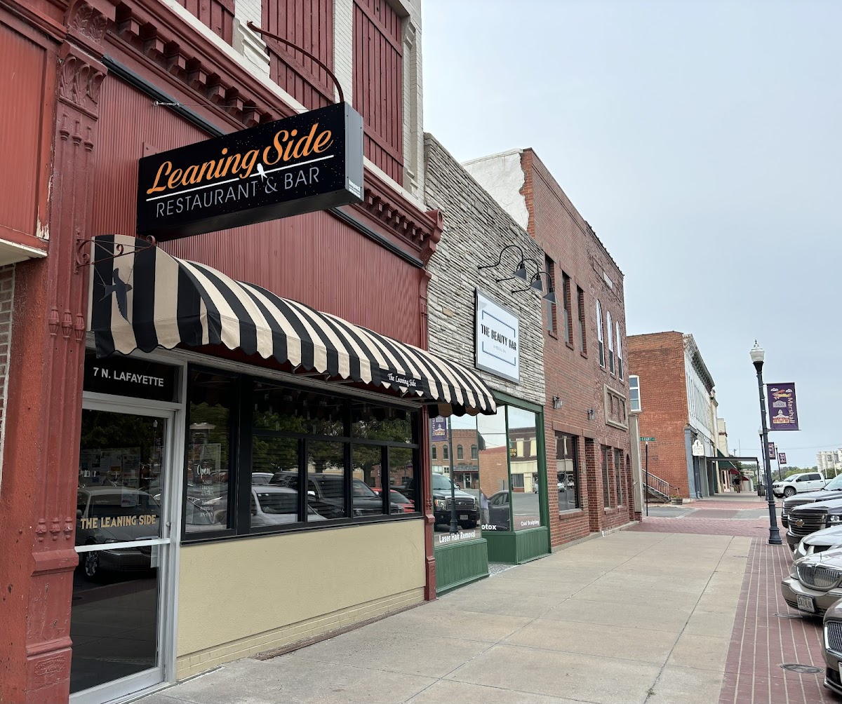 Leaning Side Restaurant And Bar